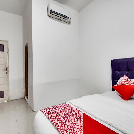 OYO 90897 Hotel Sepupu Satria Pekanbaru Bagian luar foto
