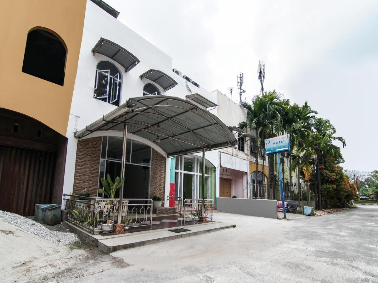 OYO 90897 Hotel Sepupu Satria Pekanbaru Bagian luar foto