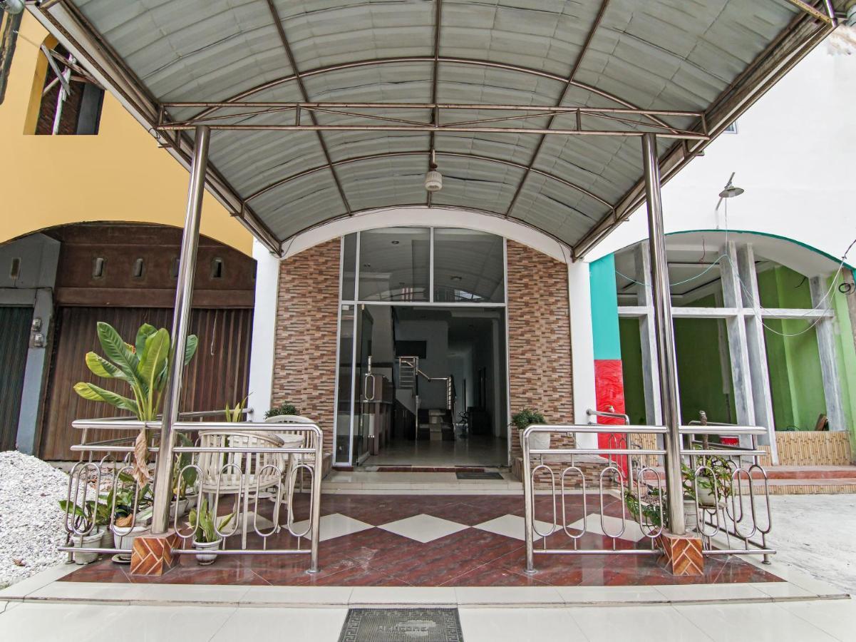OYO 90897 Hotel Sepupu Satria Pekanbaru Bagian luar foto