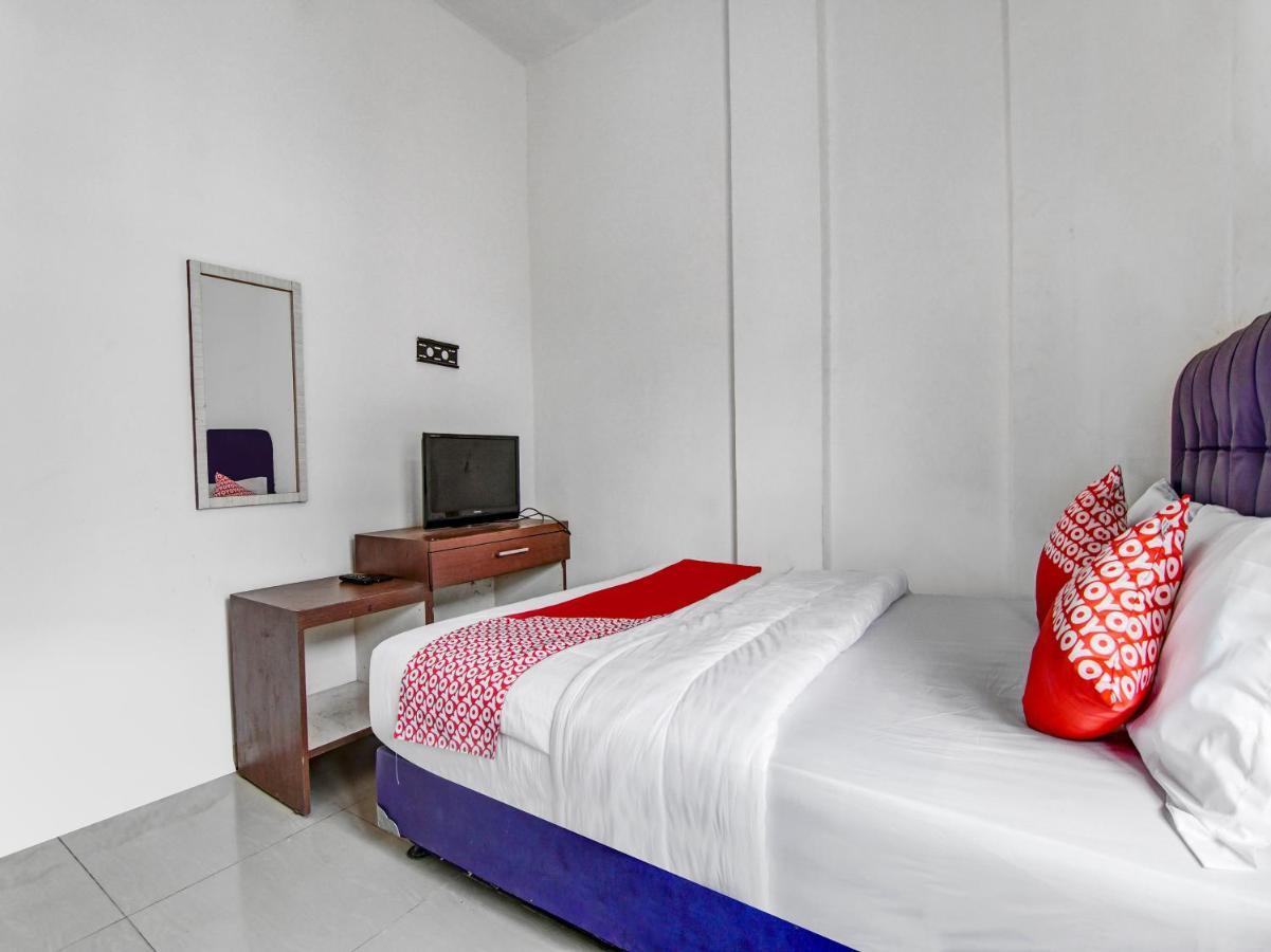 OYO 90897 Hotel Sepupu Satria Pekanbaru Bagian luar foto