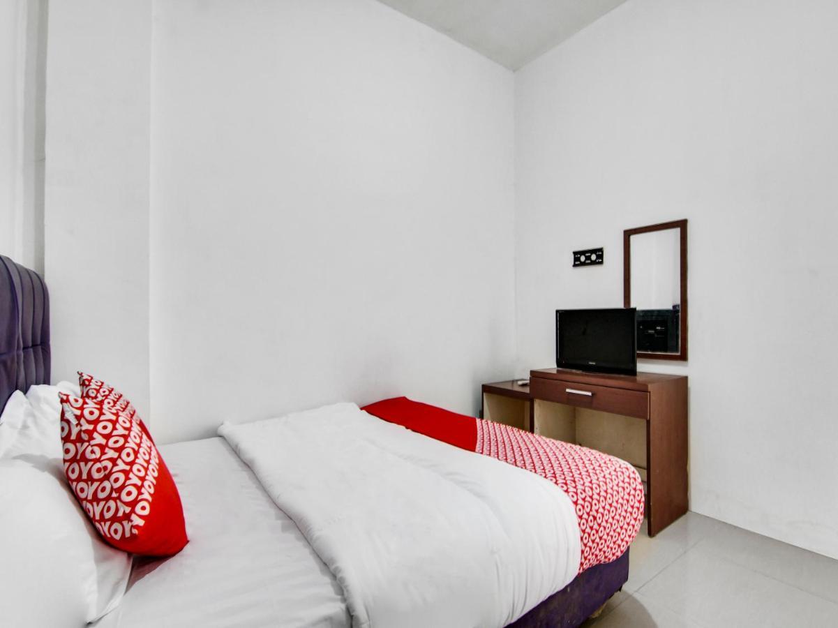 OYO 90897 Hotel Sepupu Satria Pekanbaru Bagian luar foto