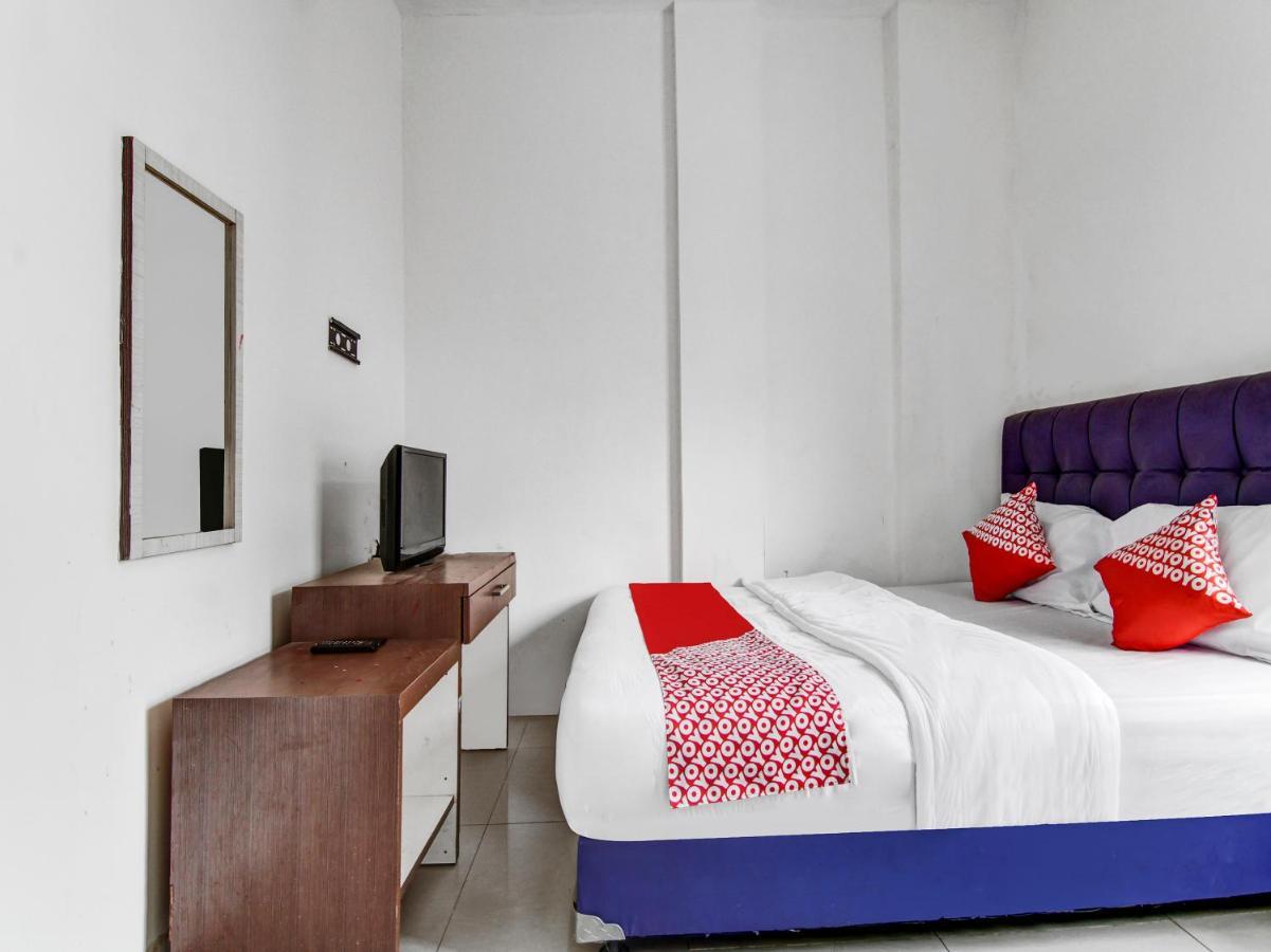 OYO 90897 Hotel Sepupu Satria Pekanbaru Bagian luar foto
